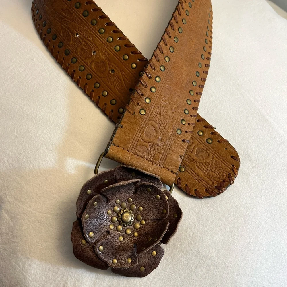 Chico’s wide leather belt with flower buckle